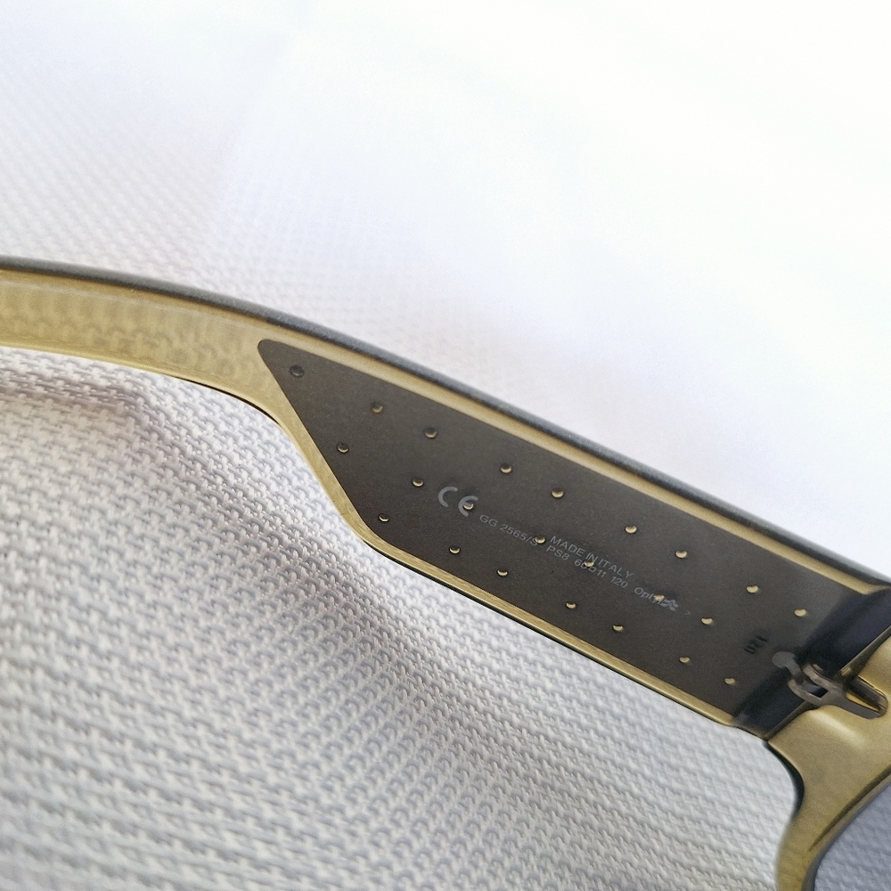 Vintage Gucci #GG 2103 " The Platinum Reflections"   sunglasses. - Picture 3 of 8
